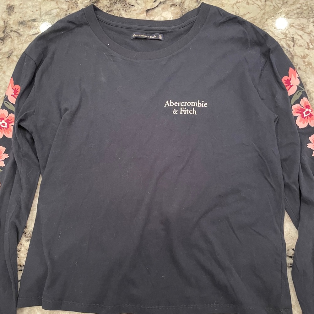 Abercrombie Women’s floral long sleeve. Medium.